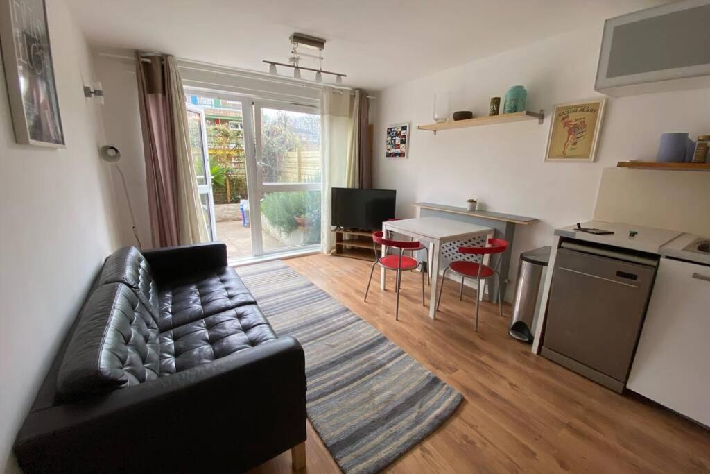 Two Bedroom Garden Flat In Zone 2 London Kültér fotó