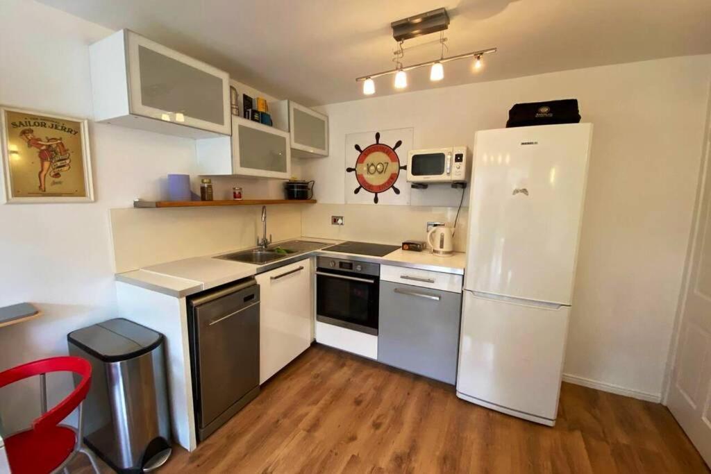Two Bedroom Garden Flat In Zone 2 London Kültér fotó