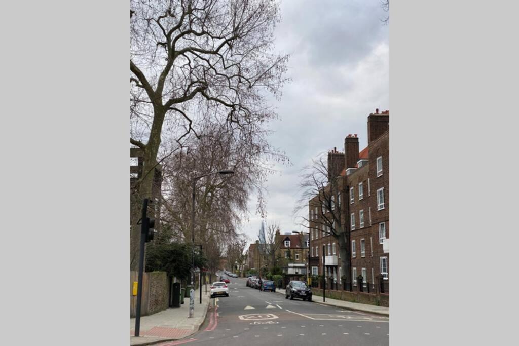 Two Bedroom Garden Flat In Zone 2 London Kültér fotó